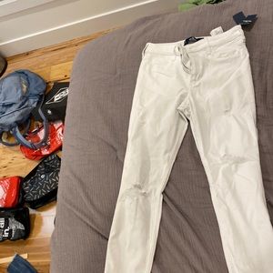 NWT White Hollister Ripped Jeans